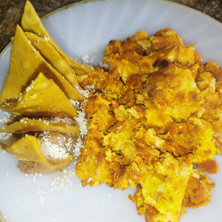 Huevos con Chorizo