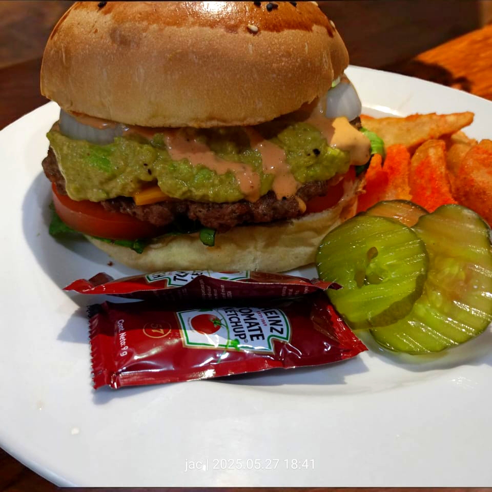 Guacamole Burger*