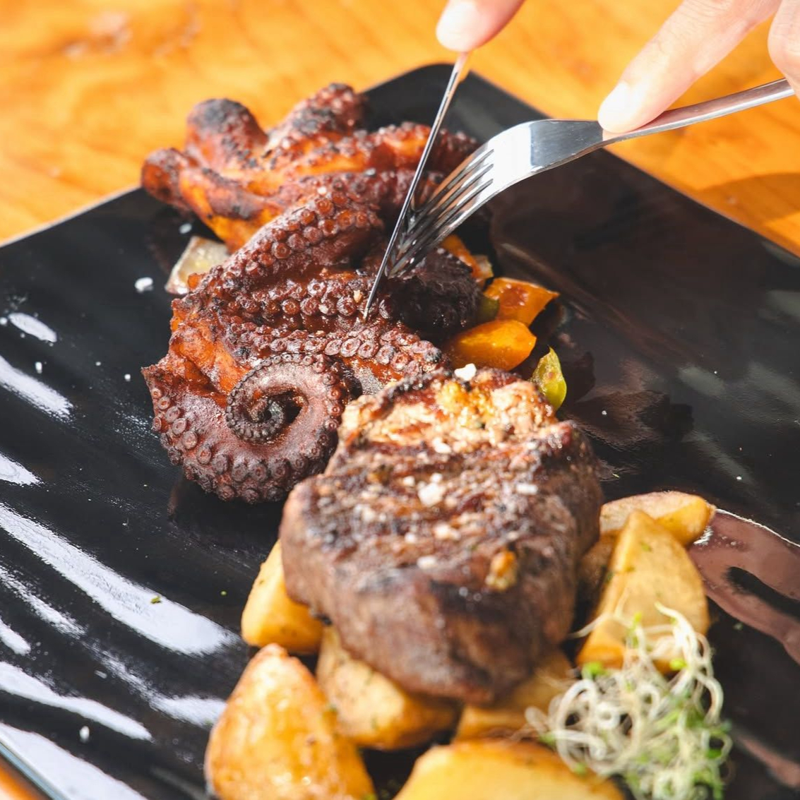 MAR Y TIERRA CON PULPO