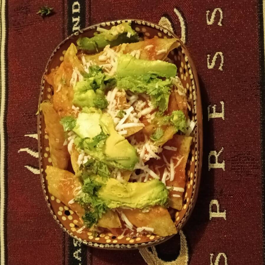 Tomaquiles (bañados en Salsa de Tomate)
