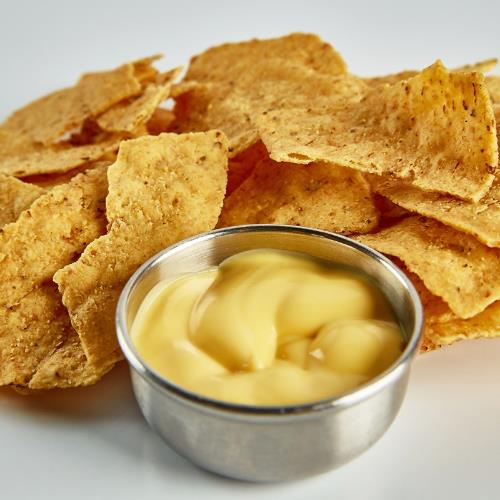 Nachos con Queso Cheddar