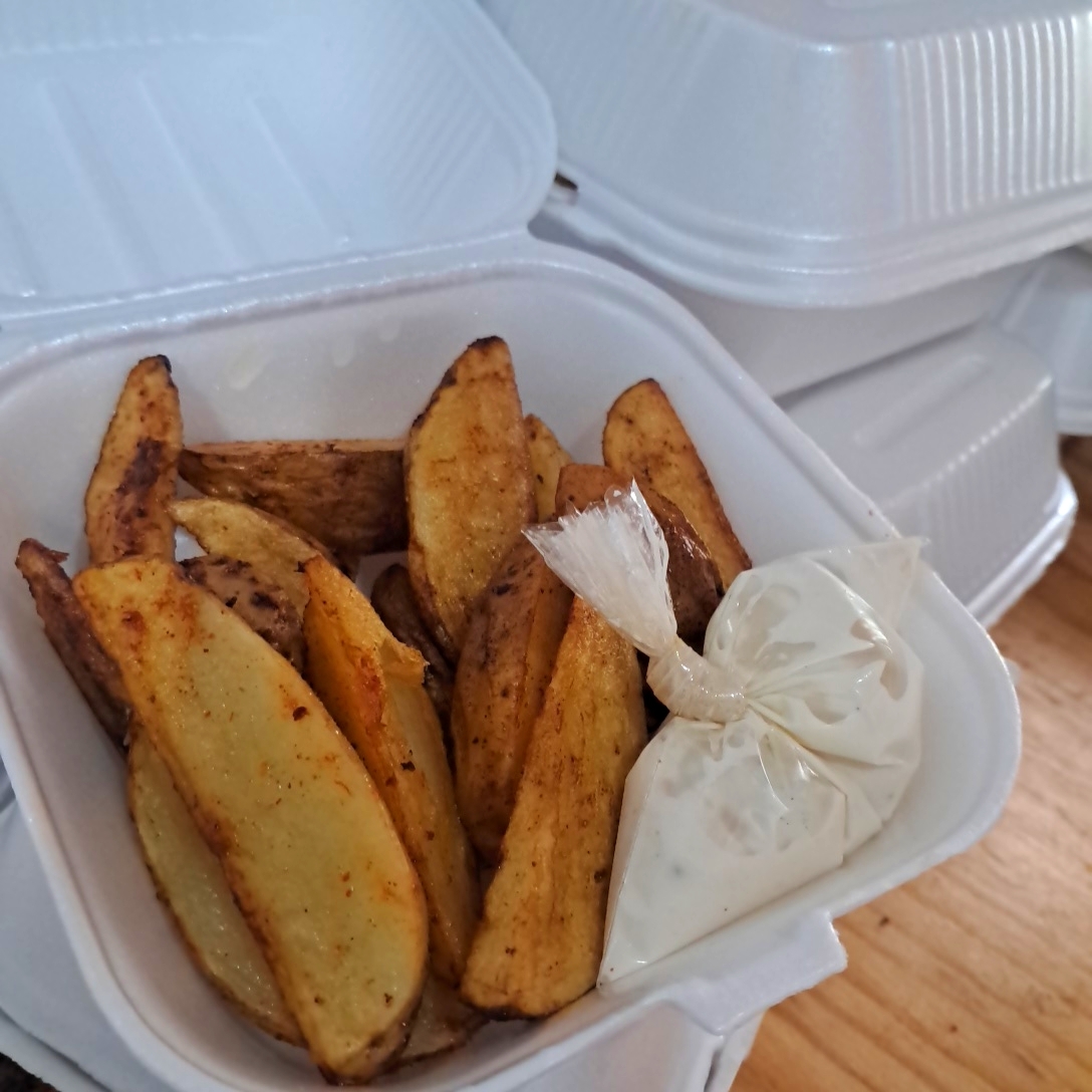 DELUXE