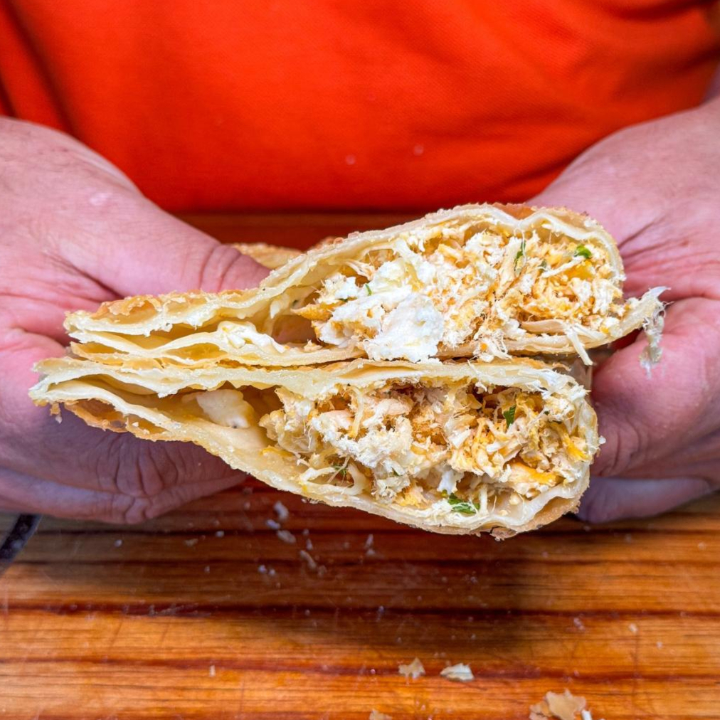 Frango desfiado com catupiry.