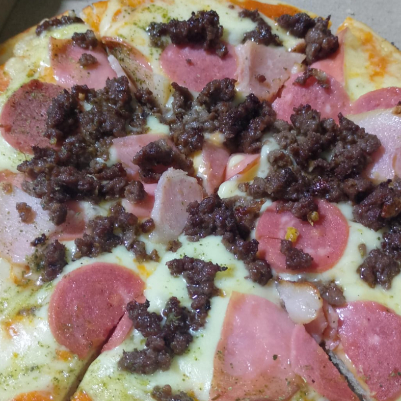 Pizza Carnívora + Gaseosa