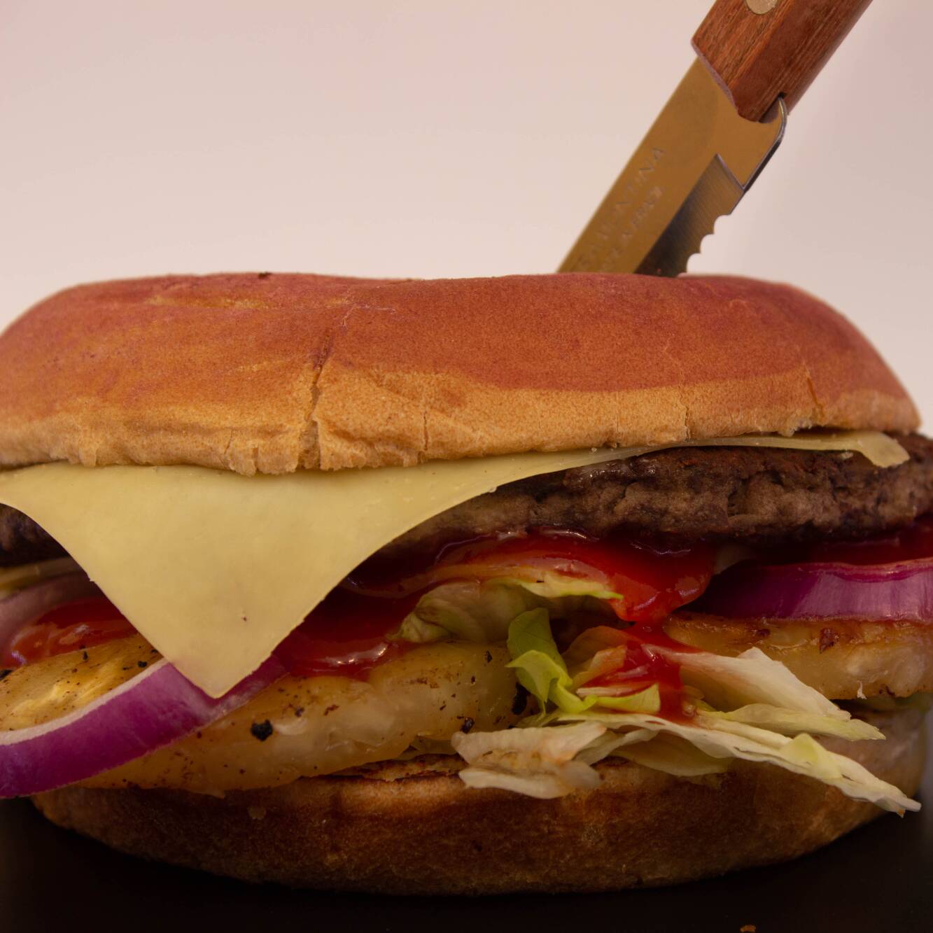 Hamburguesa Hawaiana + Crepa de Cortesia