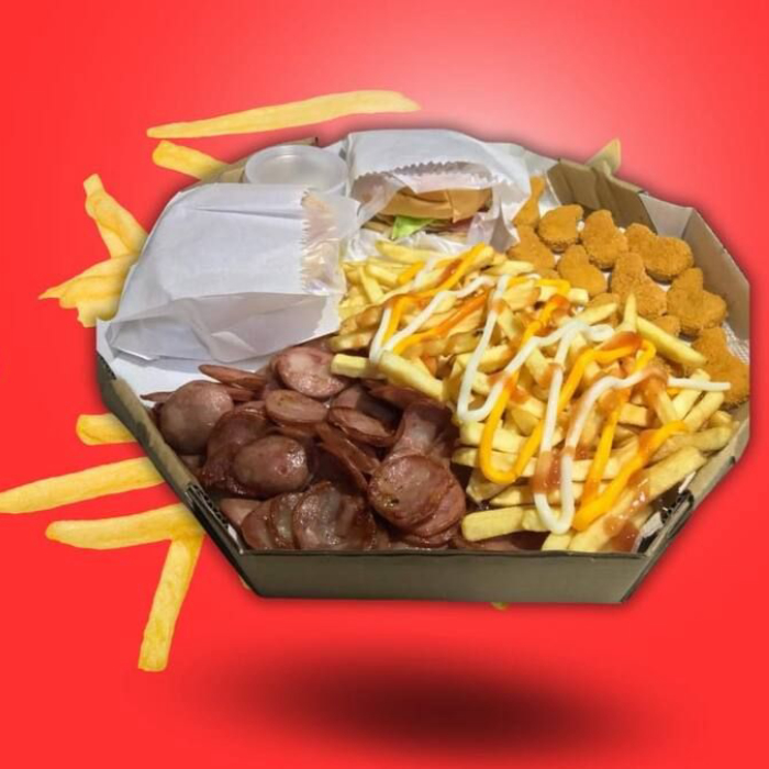 2 lanches x-salada (pão de hambúrguer, hambúrguer, ketchup, mostarda, maionese, batata palha, queijo, cheddar, Catupiry, alface e tomate.), 1 porção de batata (com Catupiry, cheddar e ketchup), 1 porção de nugget e 1 porção de calabresa