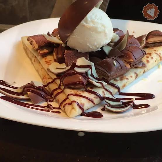 CREPA PREMIUM 3 SABORES+HELADO+KINDER DELICE🍫🍨🥞