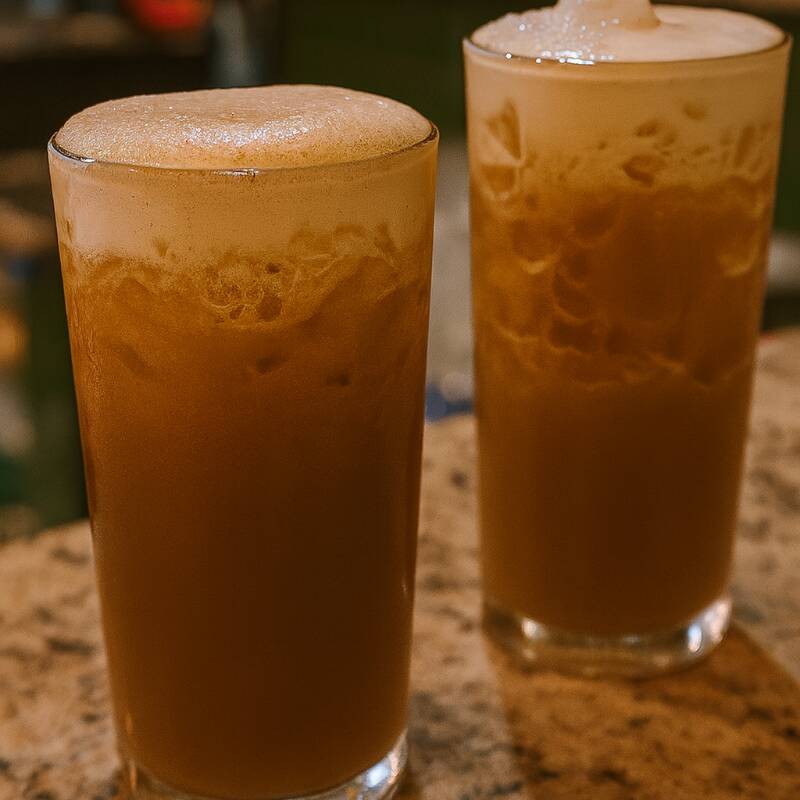 MATE FEITO AQUI, COM OU SEMAÇÚCAR E ESCOLHA COM LIMÃO OU MARACUJÁ!