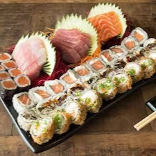 06 Hot prime + 06 Hot Cream + 06 Uramaki Cream + 06 Filadelfia + 05 Joe fila + 05 Sashimis