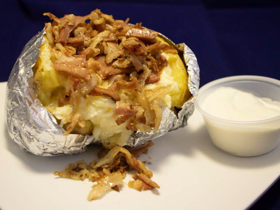 Papa Asada Tocino y Crema