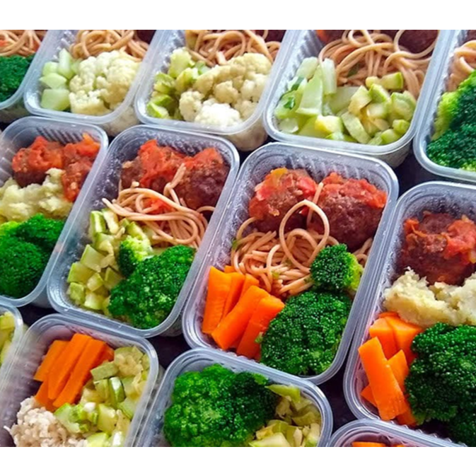 Apresentamos nosso luxuoso Kit com 30 marmitas fit, personalizáveis e esmeradamente selecionadas, pensadas especialmente para atender às suas preferências. Comece a semana com foco total e determinação, sem a necessidade de preparar suas refeições.