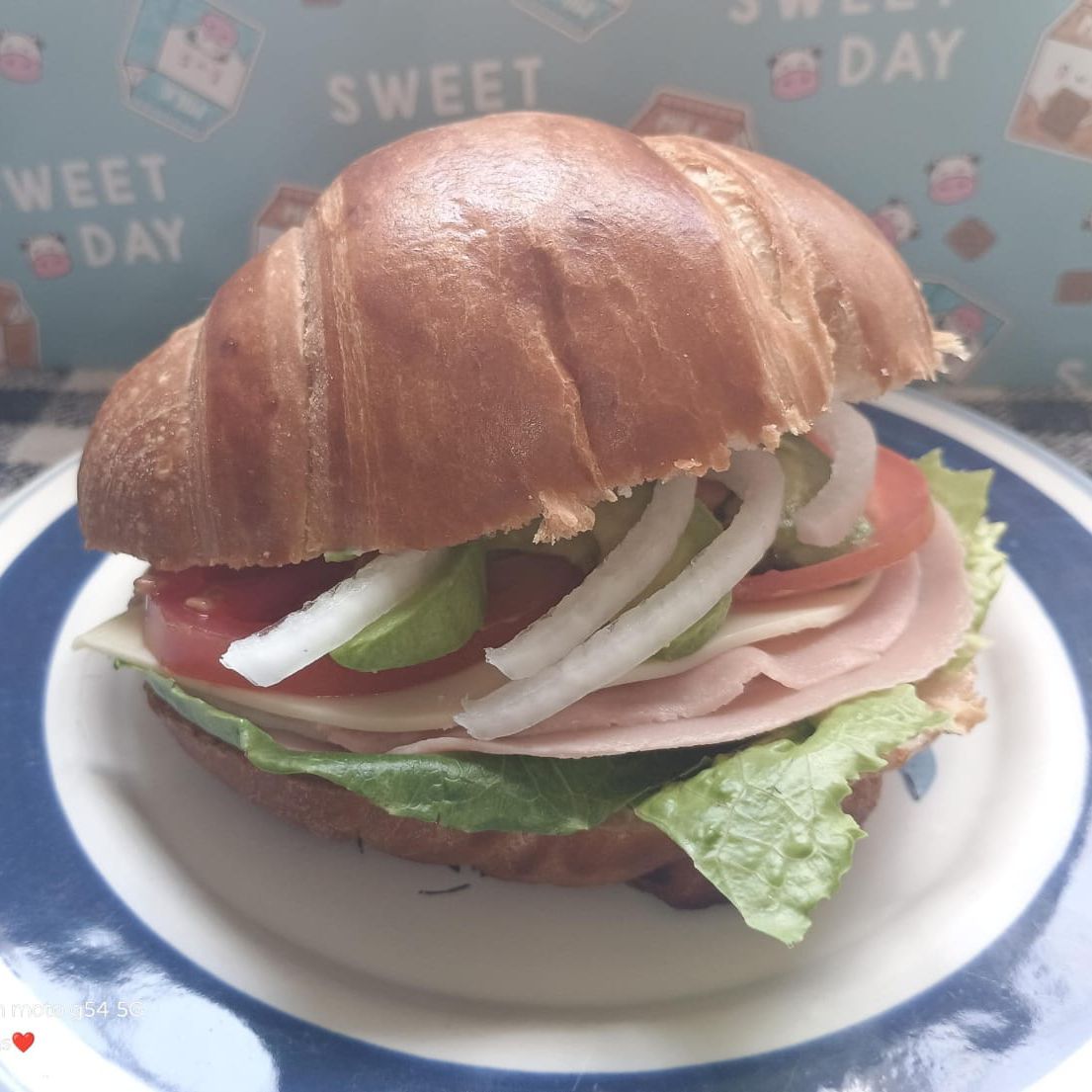 Cuernito Jamón y Queso Manchego