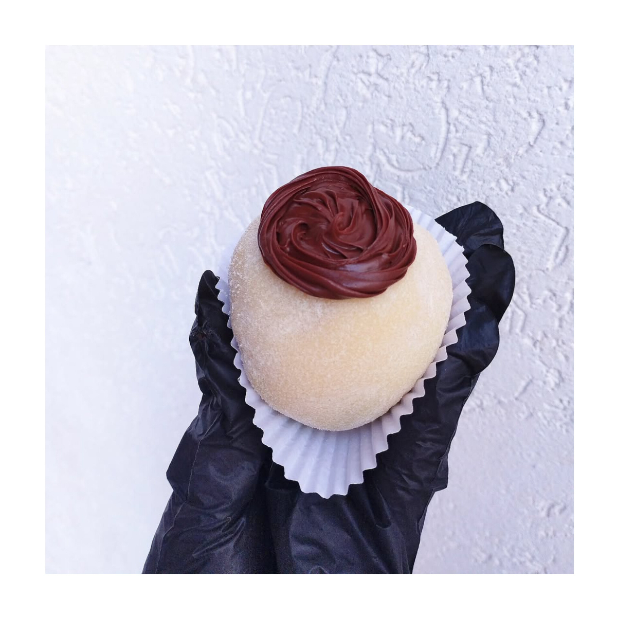 Uma verdadeira tentação chegou, um brigadeirão de ninho com Nutella, brigadeiro de ninho, com recheio de Nutella, passado no leite em pó, e finalizando com mais Nutella! perfeito né? peça o seu !!!!! Aprox 110g