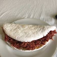 Queijo muçarela, bacon e cebola