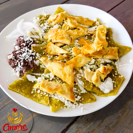 Chilaquiles Verdes con Pechuga Asada