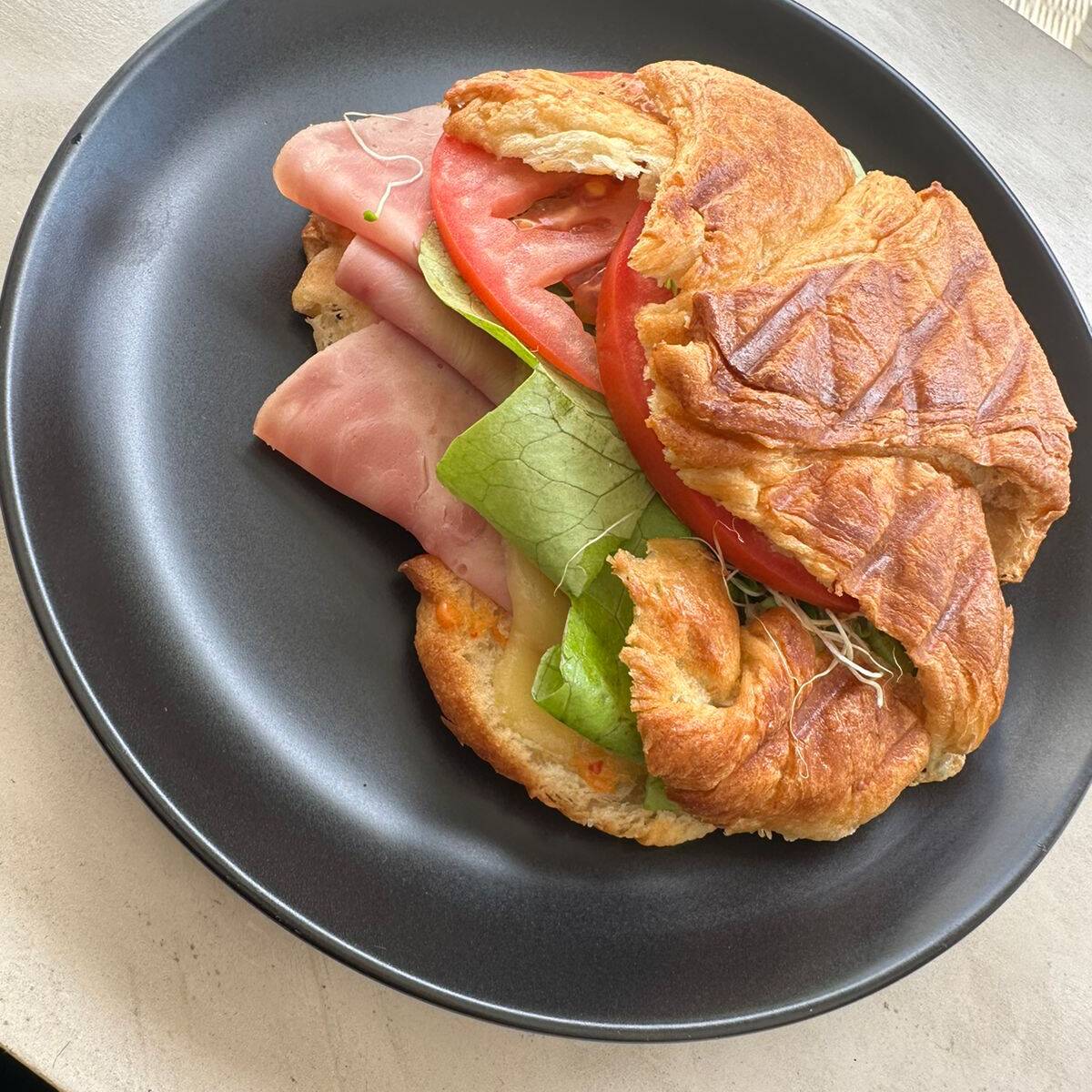 Croissant Jamón y Queso