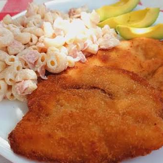 Pechuga empanizada c/sopa fria