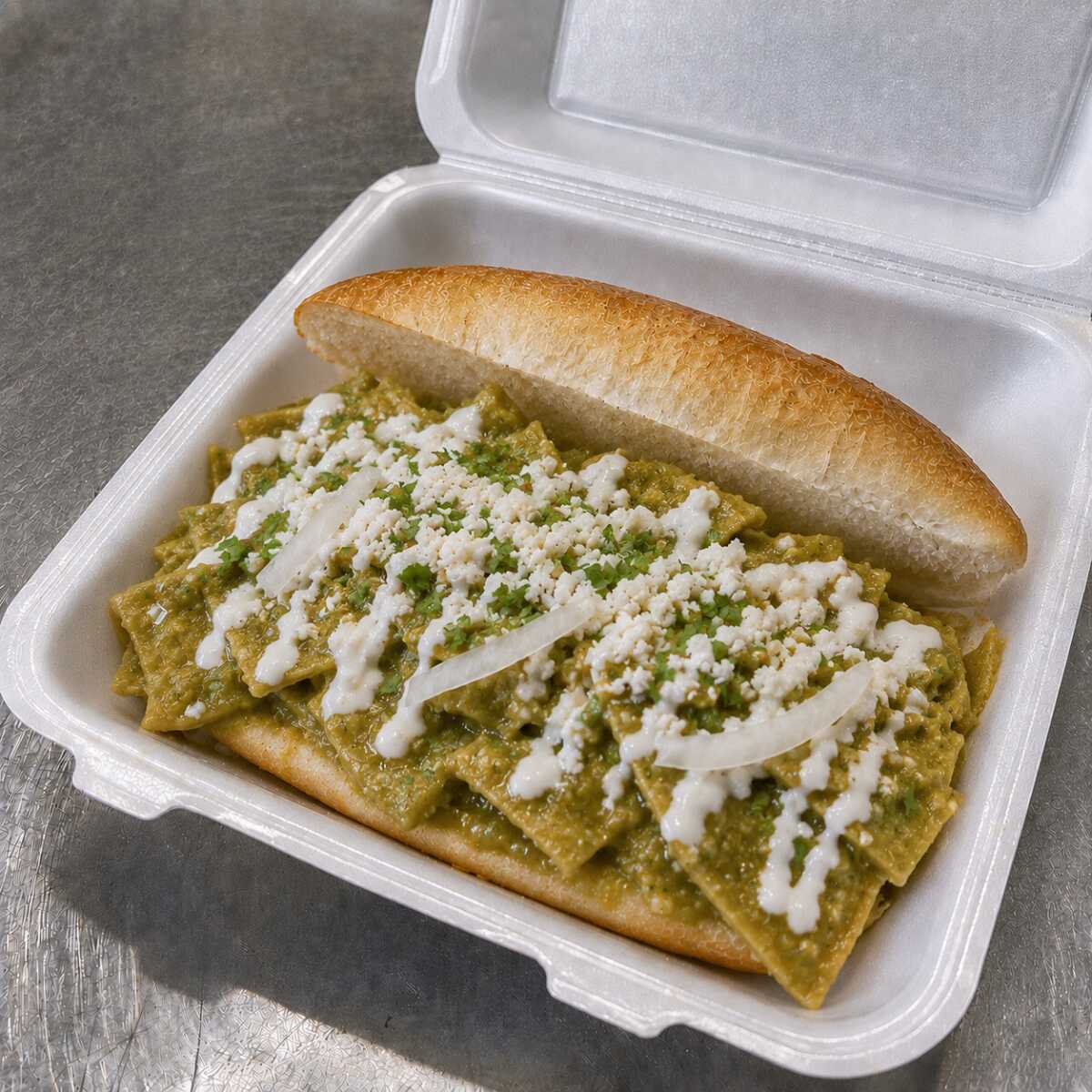 Torta de Chilaquiles Sencilla