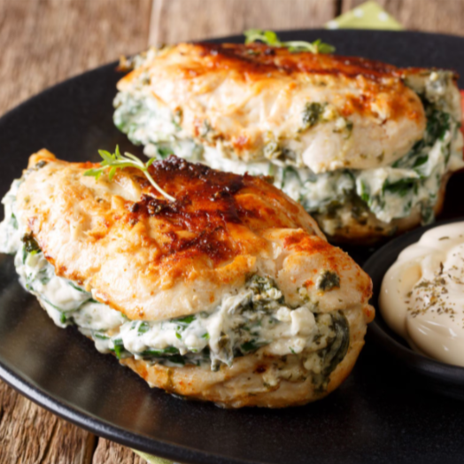 Pollo Relleno de queso y vegetales, con pasta