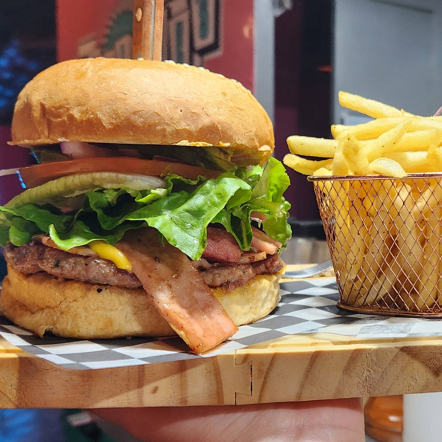 HAMBURGUESA QUESO CON TOCINO