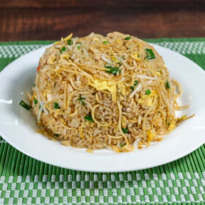 Chaufa Mariscos + Ceviche o Parihuela + Refresco