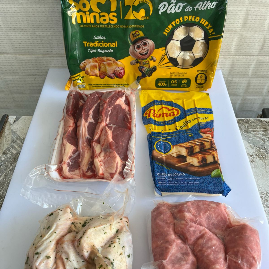 500G DE CONTRA FILÉ COMUM 500G DE ASA TEMPERADA 500G LINGUIÇA DE PERNIL 1PCT QUEIJO COALHO 1 PCT DE PÃO DE ALHO C/QUEIJO