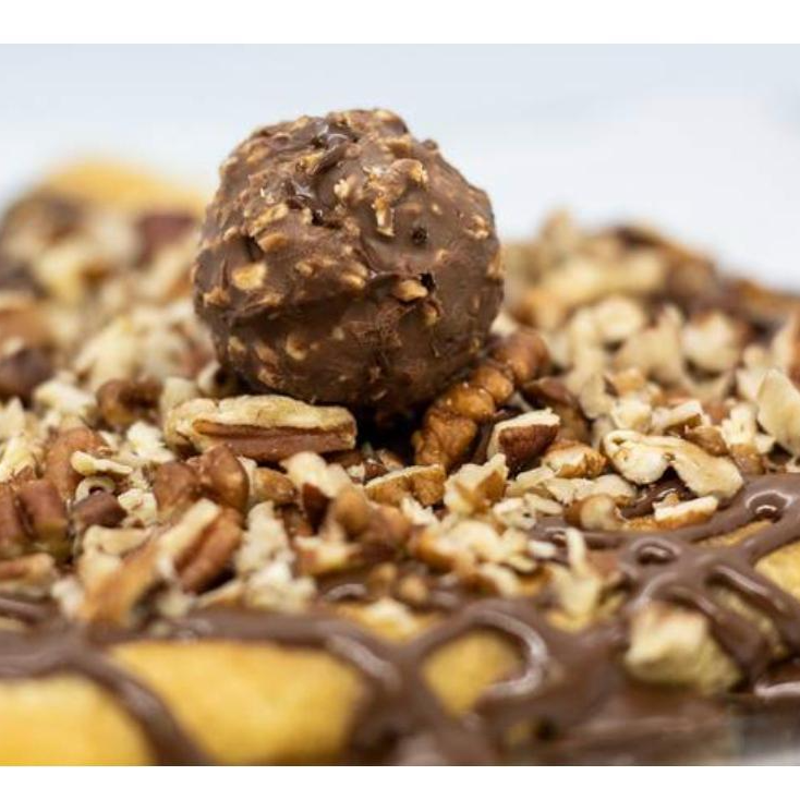 Crepa de Nutella, Ferrero Rocher y Nuez con Helado