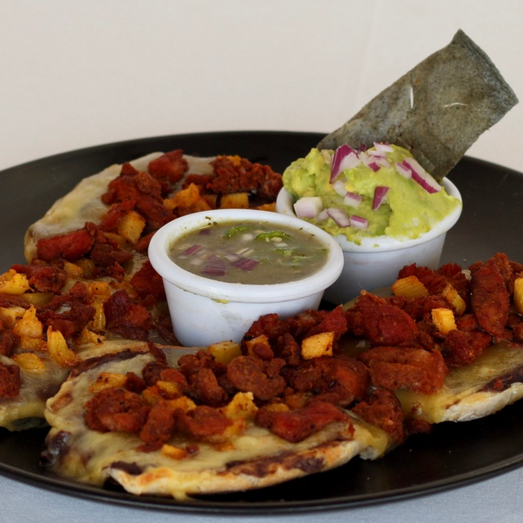 Molletes con Carne al Pastor