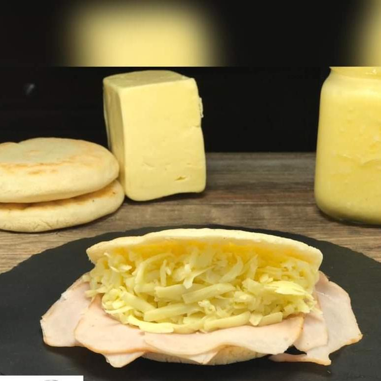 Arepa Jamón y Queso