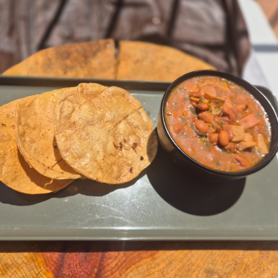 1/2 LITRO DE FRIJOLES CHARROS