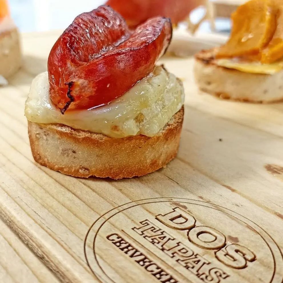 Tapa Chistorra con Manchego