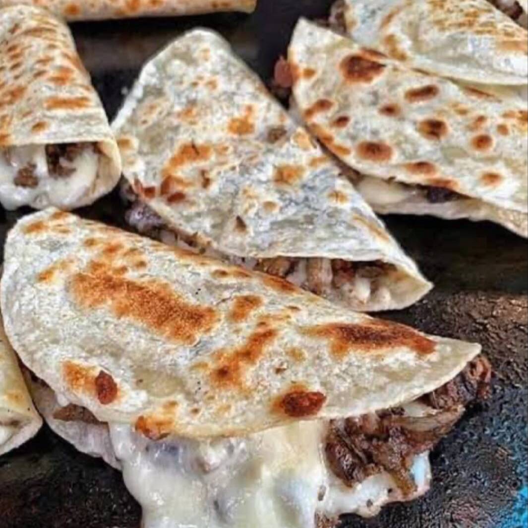 3 QUESADILLAS DE ASADA