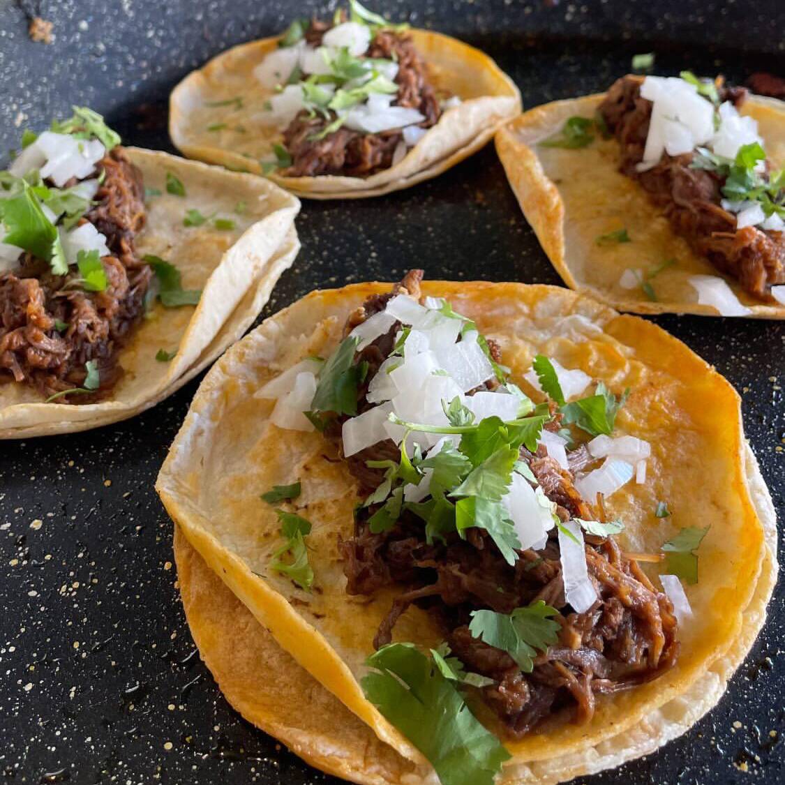 Taco de birria (1 Pieza)
