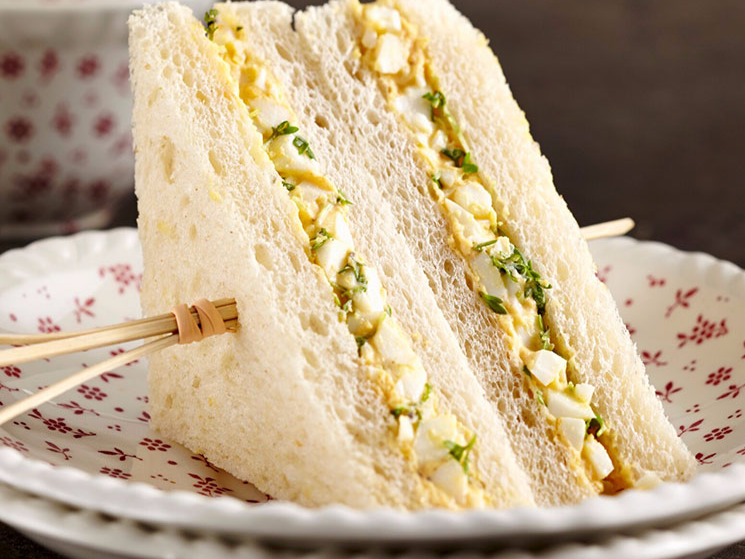 Sandwich Omelette De Jamón y Queso