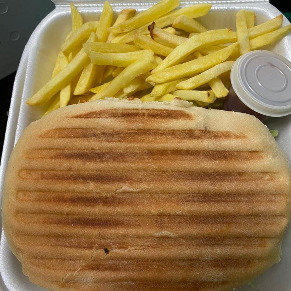 Torta de Carne Asada con Papas Francesa