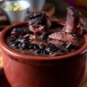FEIJOADA INDIVIDUAL LIGHT, NAO ACOMPANHA PÉ, ORELHA, RABO E TOUCINHO. ACOMPANHA FAROFA TORRESMO COUVE E MOLHO. SABOROSA E FRESQUINHA