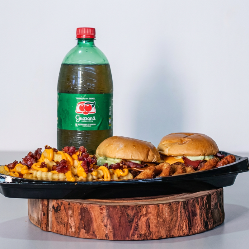 Acompanha 2 lanches 01, batata turbinada e refri de 1l