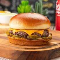 PÃO SELADO NA MANTEIGA, CARNE BOVINA 55G, BACON, PICLES, CHEDDAR E MOLHO ESPECIAL