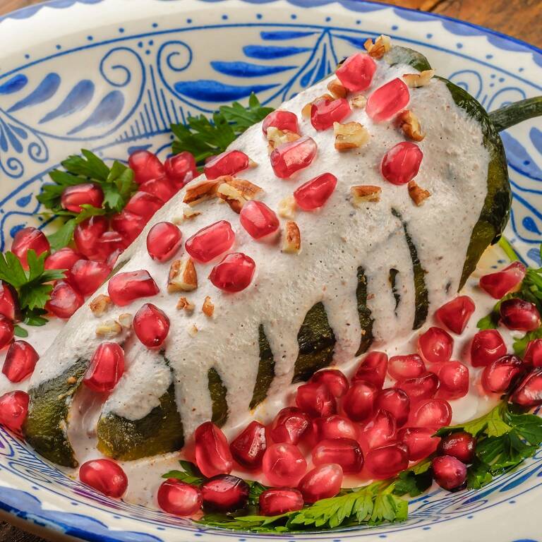 Chile en Nogada + Pasta