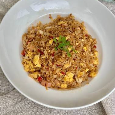 Arroz 1p +Huevo Con Jamon Y Choriz +Ensalad Tomate