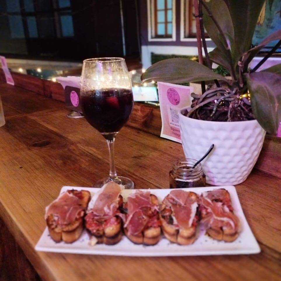 Brusquetas de Jamón Serrano