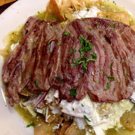 Chilaquiles verdes c/ costilla de res