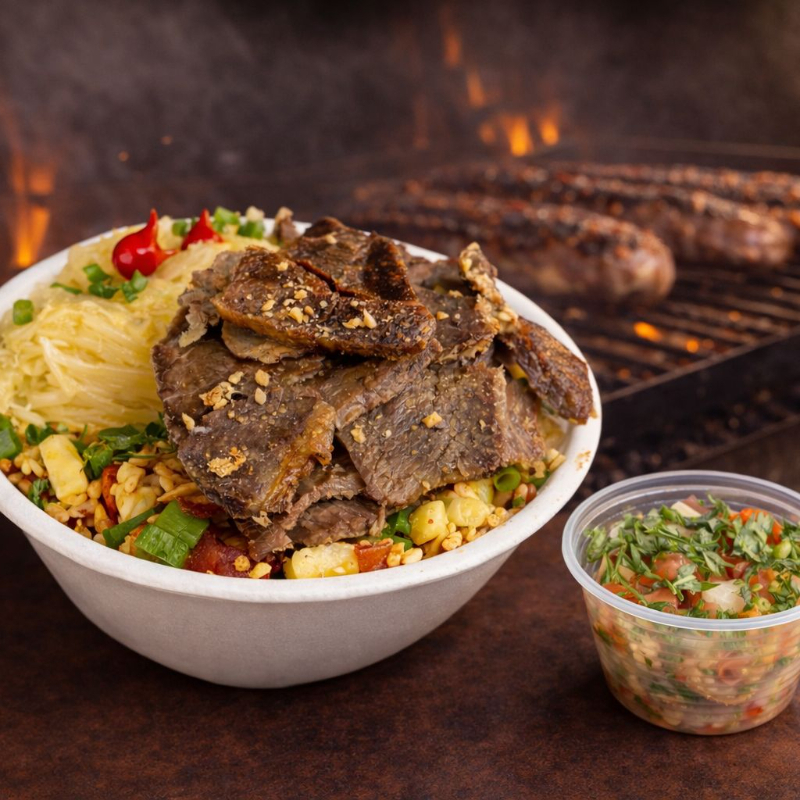 Nosso Delicioso Baião De Dois, É Feito Com Linguiça Defumada, Cebola, Arroz, Feijão De Corda Legitimo, queijo coalho, Regado Com Manteiga De Garrafa Pra Deixar Aquele Sabor Inconfudivel, Tempero Baiano, Coloral E Salsinha. Acompanha Mandioca Frita Na Manteiga E Vinagrete , Finalizado Com Cebolinha E Pimenta Biquinho. ( indicado pra 1 pessoa )