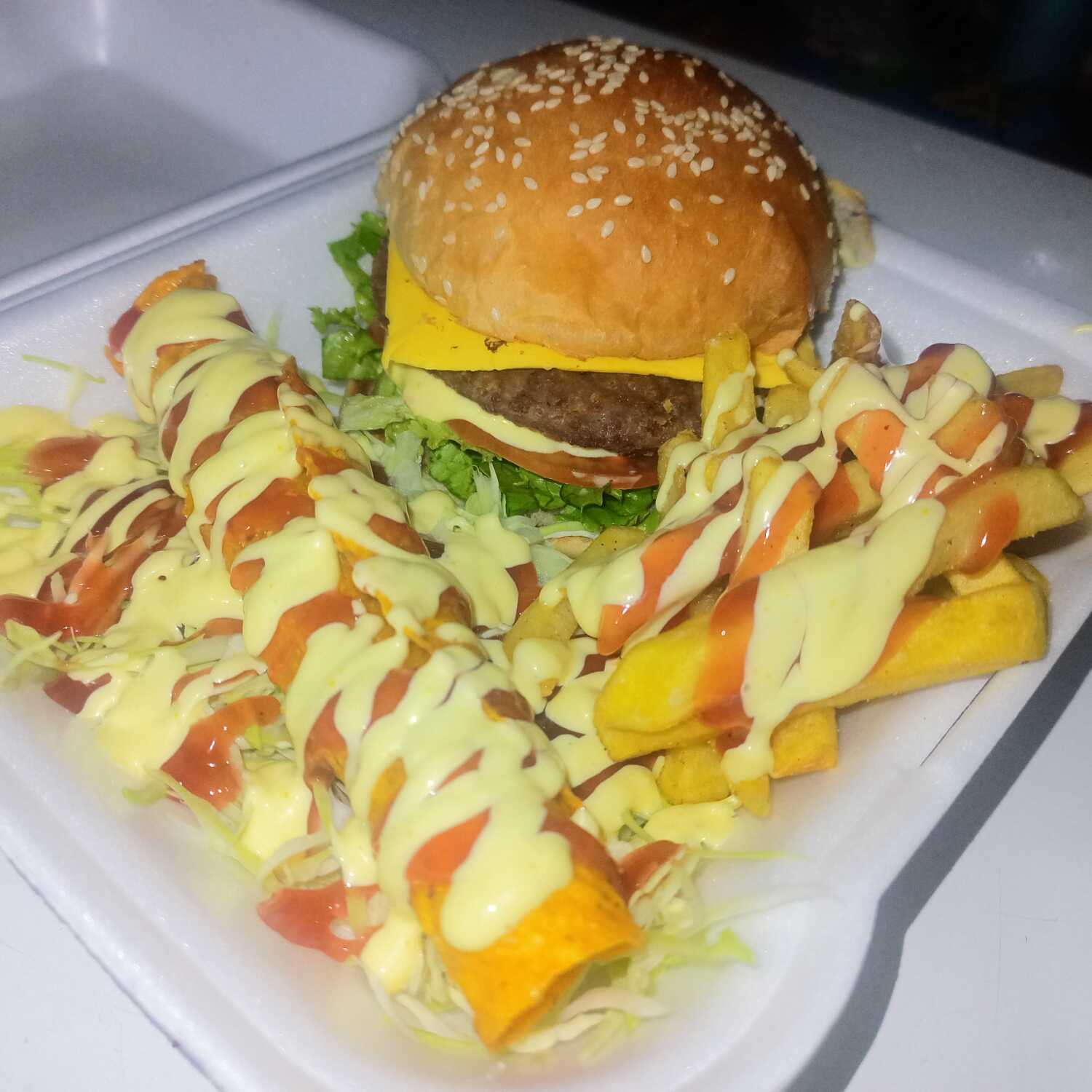 Taco +Hamburguesa y Papas + Perro Caliente