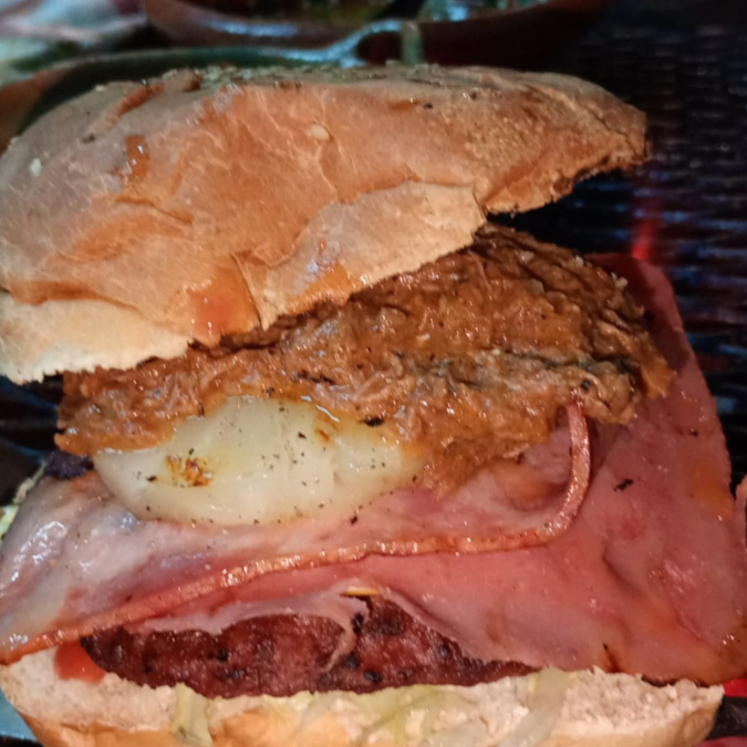 Hamburguesa Especial con Deshebrada