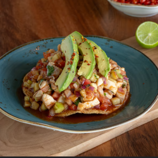Tostada de Ceviche de Camarón al Chile de Árbol