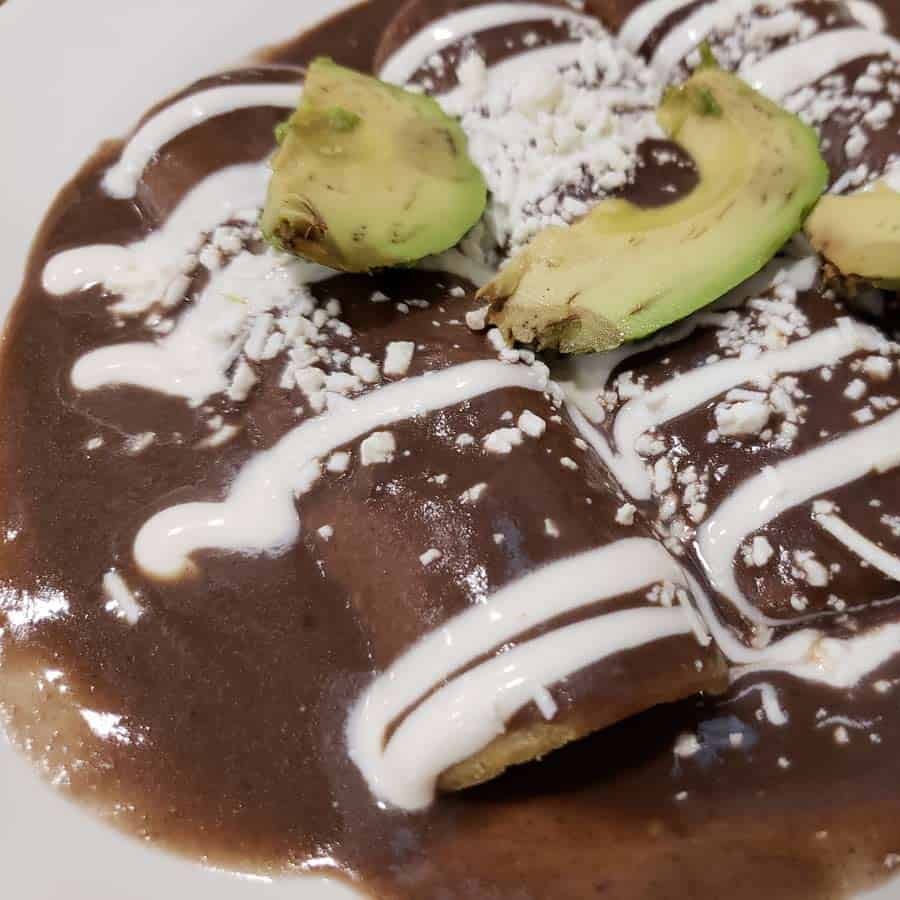 Enfrijoladas con Chuleta Ahumada