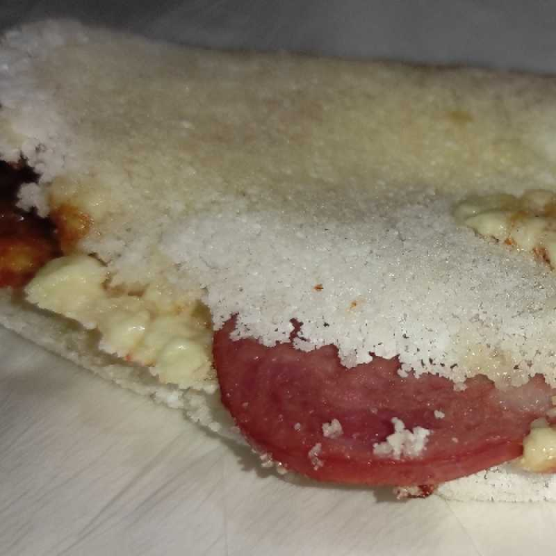 Tapioca Queijo, presunto, calabresa, tomate, cebolas cozidas e orégano Tam 20 cm
