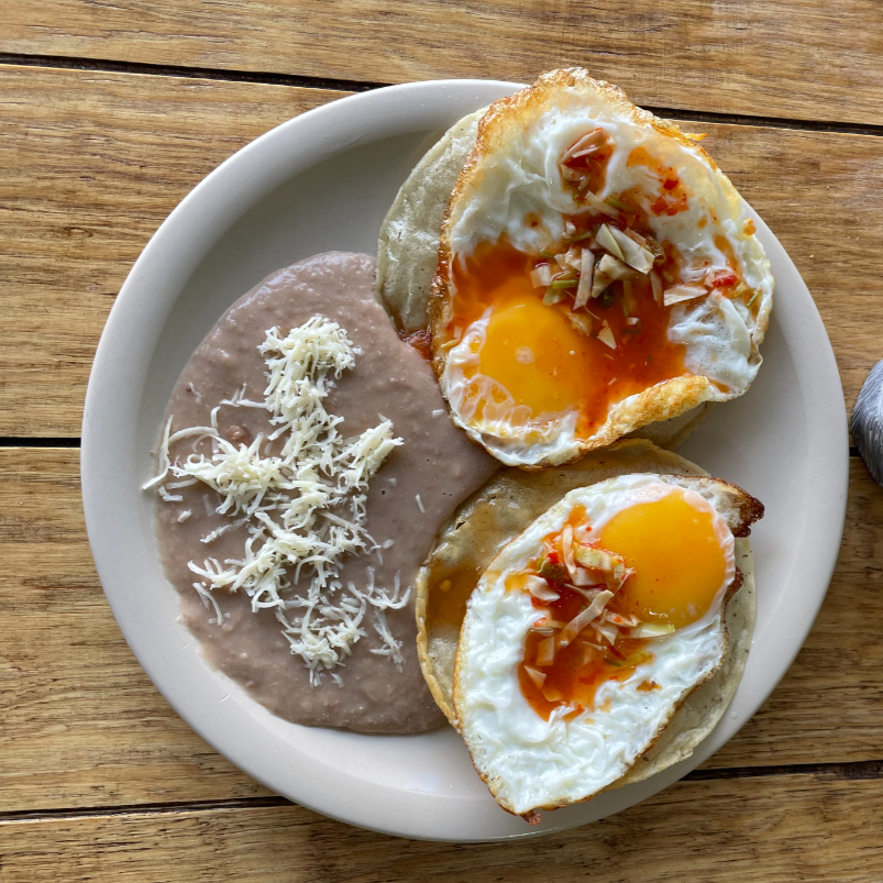 Huevos Montados