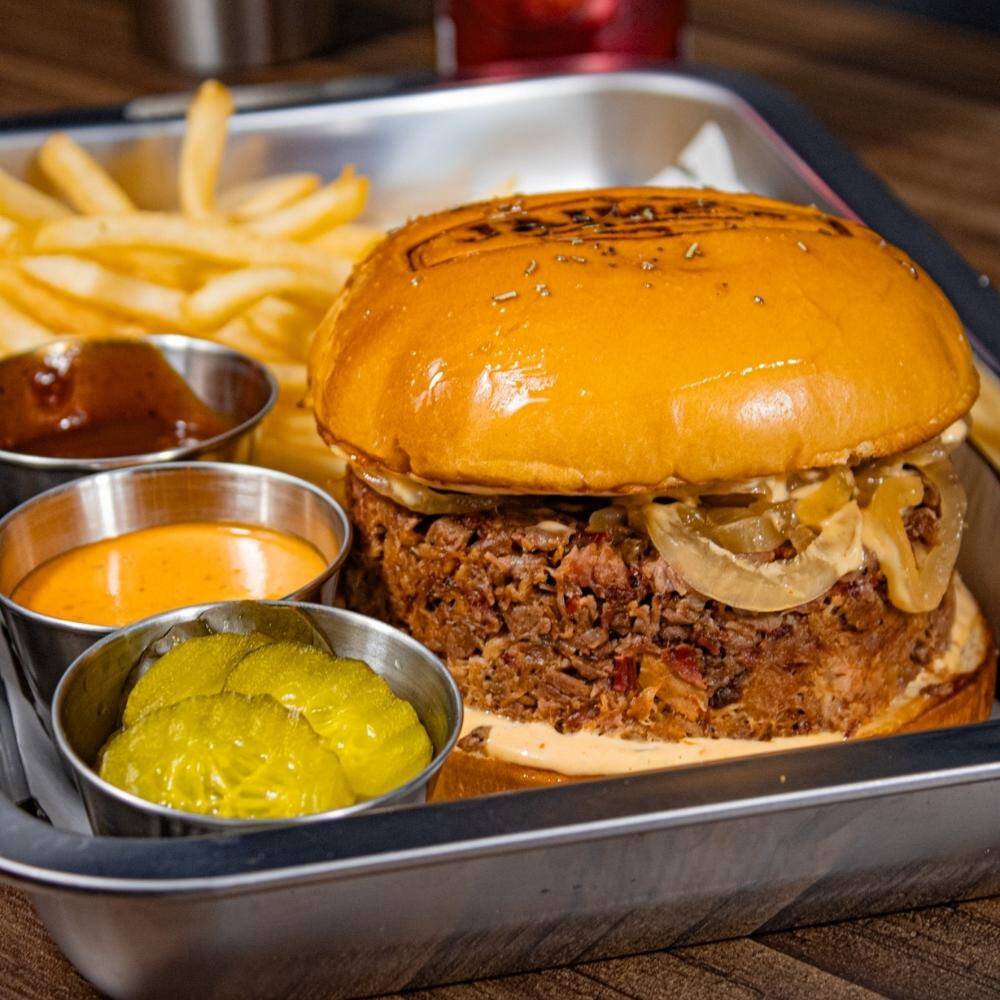 Sandwich - Hamburguesa 200 gr. y Papas